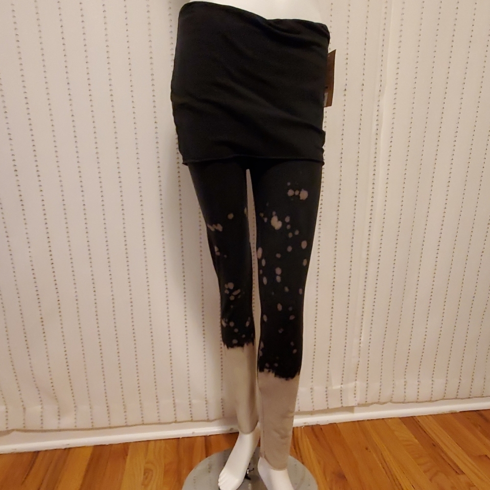 Yoga Leggings w/Hip Skirt